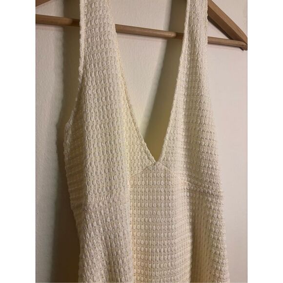 Le Lis Crochet Dress - Picture 4 of 8